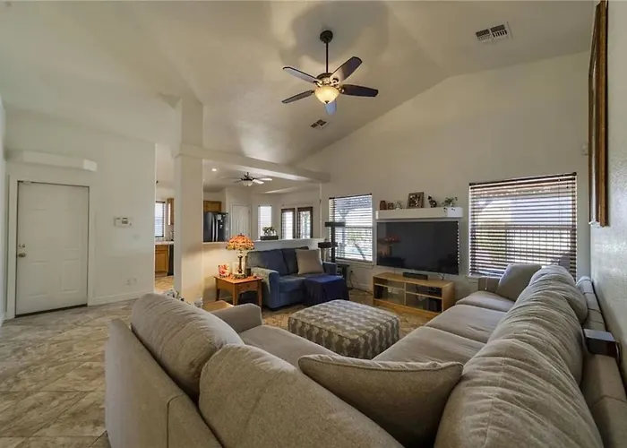 Holiday home Desert Oasis With Pool, Casita, Rv Parking And Full Hookups Fort Mohave