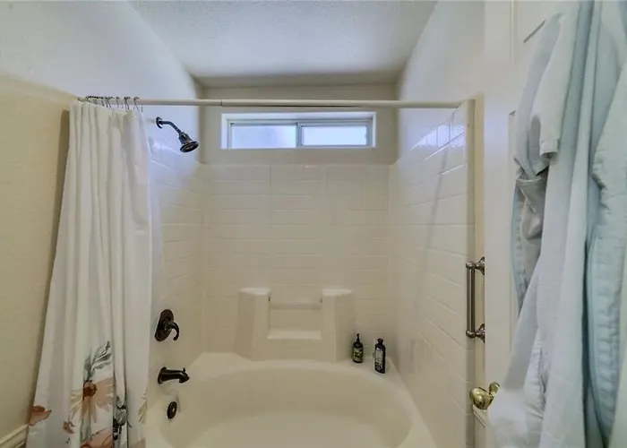 Desert Oasis With Pool, Casita, Rv Parking And Full Hookups Holiday home Fort Mohave