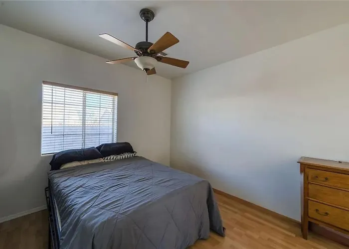 Desert Oasis With Pool, Casita, Rv Parking And Full Hookups