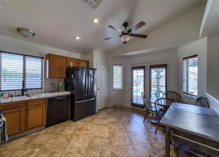 Holiday home Desert Oasis With Pool, Casita, Rv Parking And Full Hookups *