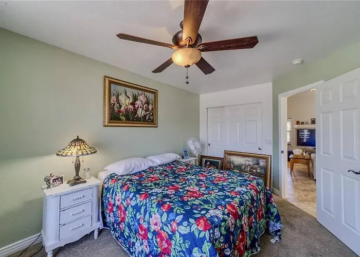 Desert Oasis With Pool, Casita, Rv Parking And Full Hookups Holiday home Fort Mohave