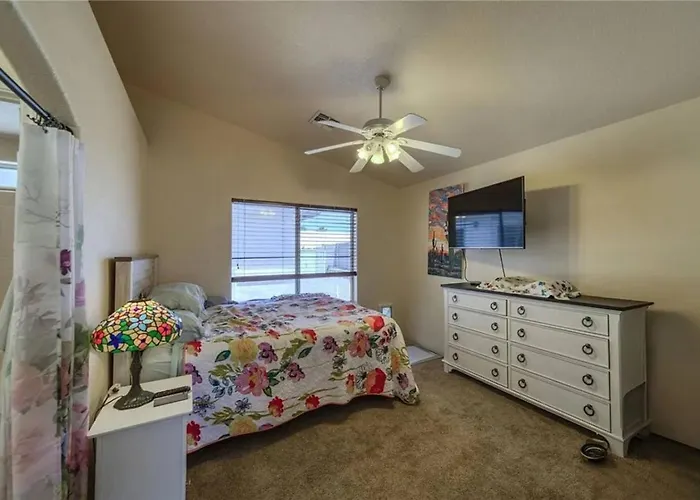 Desert Oasis With Pool, Casita, Rv Parking And Full Hookups Fort Mohave