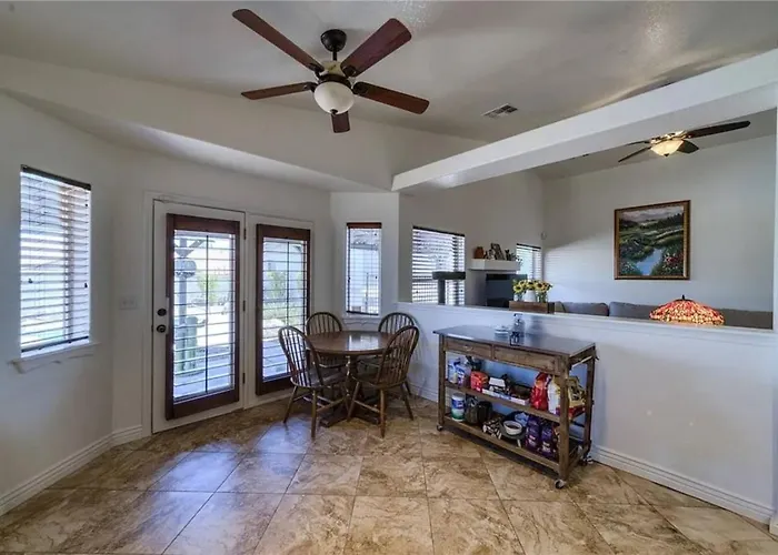 Desert Oasis With Pool, Casita, Rv Parking And Full Hookups