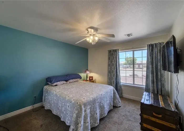 Desert Oasis With Pool, Casita, Rv Parking And Full Hookups Fort Mohave