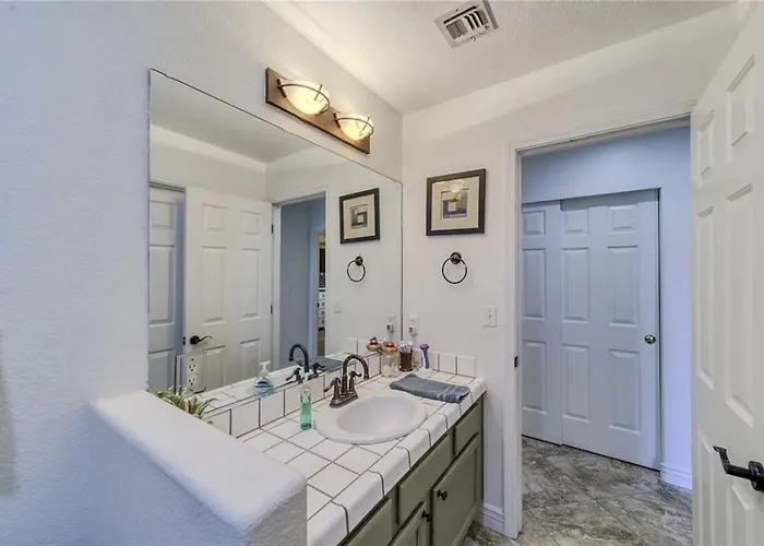 Desert Oasis With Pool, Casita, Rv Parking And Full Hookups * Fort Mohave