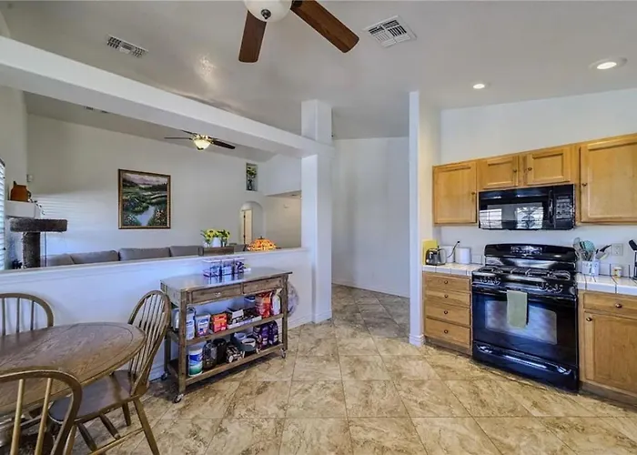 Desert Oasis With Pool, Casita, Rv Parking And Full Hookups Fort Mohave